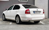 vehicle image #8