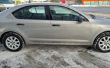 vehicle image #5