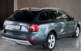 vehicle image #5