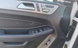vehicle image #9
