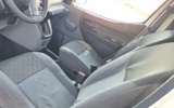 vehicle image #9
