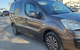 vehicle image #8
