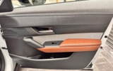 vehicle image #4