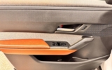 vehicle image #10