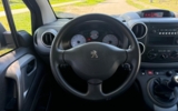 vehicle image #13
