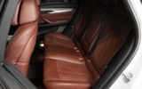 vehicle image #9