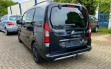 vehicle image #5