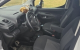 vehicle image #9