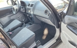 vehicle image #9