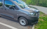 vehicle image #3