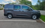 vehicle image #10