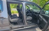 vehicle image #4