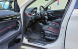 vehicle image #10