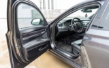 vehicle image #9