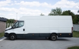 vehicle image #9
