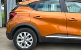 vehicle image #10