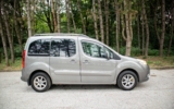 vehicle image #5