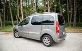 vehicle image #8
