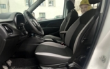 vehicle image #9