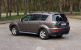 vehicle image #4