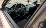 vehicle image #9
