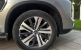 vehicle image #4