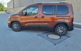 vehicle image #9