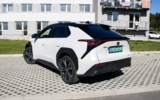 vehicle image #8