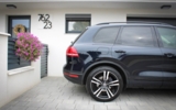 vehicle image #9