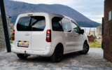 vehicle image #8