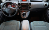 vehicle image #9