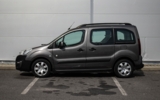 vehicle image #9
