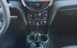 vehicle image #32
