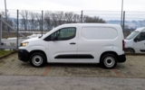 vehicle image #9