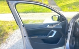 vehicle image #9