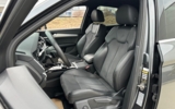 vehicle image #16