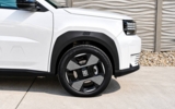 vehicle image #9