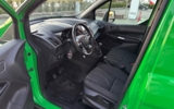 vehicle image #10