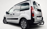 vehicle image #3