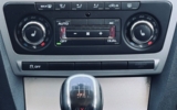 vehicle image #29