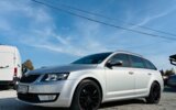 Škoda Octavia Combi 2.0 TDI Business DSG – fotografia 11