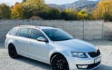 Škoda Octavia Combi 2.0 TDI Business DSG – fotografia 8