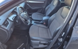 vehicle image #9