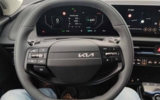 vehicle image #10