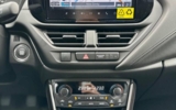 vehicle image #9