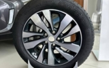 vehicle image #16