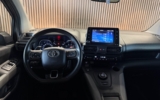 vehicle image #11