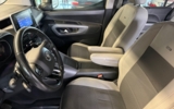 vehicle image #13