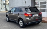 vehicle image #4
