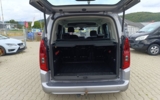vehicle image #8